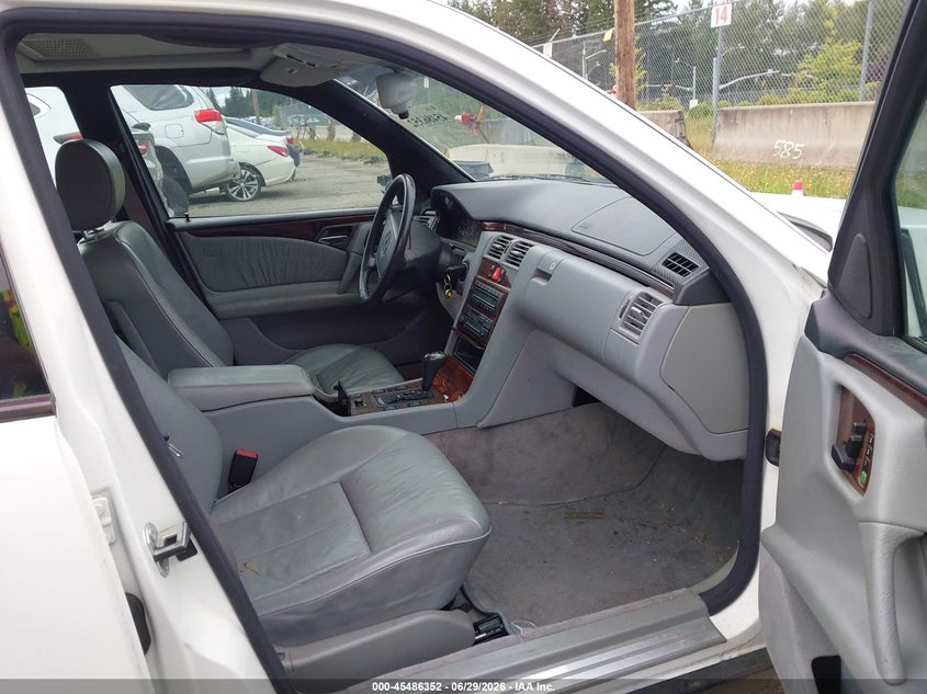 1997 MERCEDES-BENZ E 320 auction photo 5