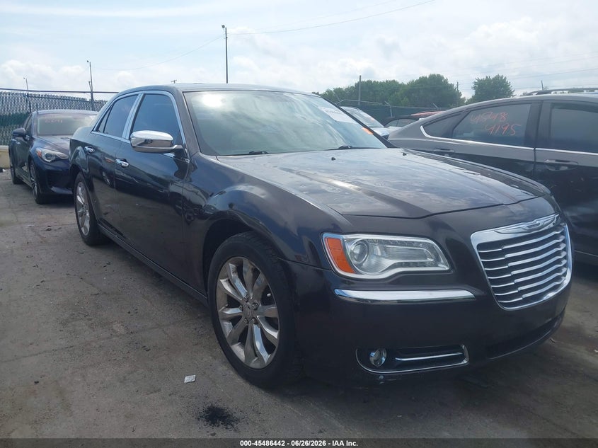 Vin: 2c3ccakt1dh619083, lot: 45984617, chrysler 300c awd 2013 img_1