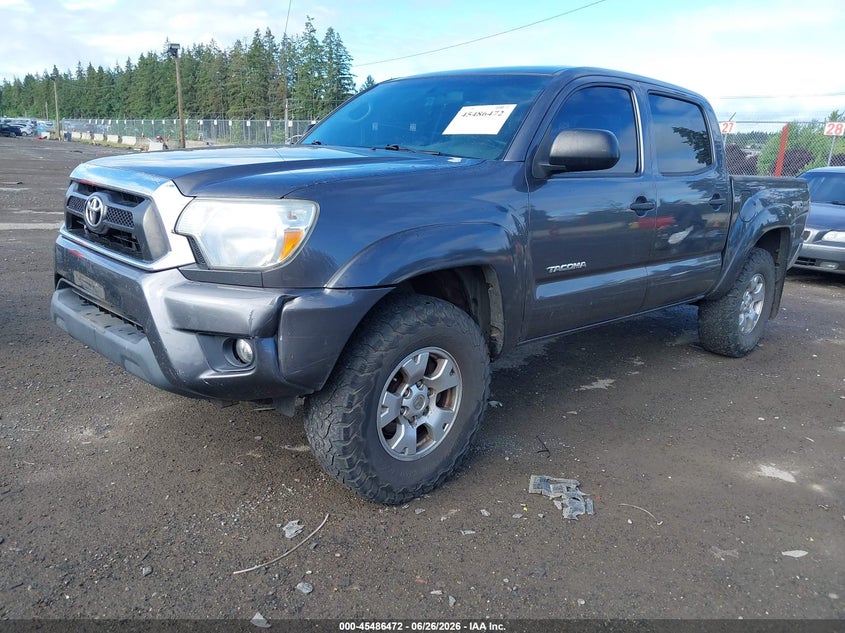 2014 Toyota Tacoma, Right Front, IAAI, VIN 5TFLU4EN4EX104079 — photo 2