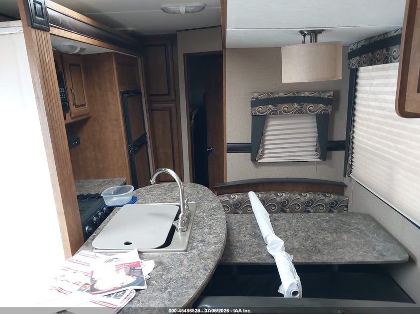 2016 CROSSROADS ZINGER ZT328S auction photo 8