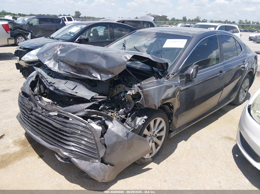 2020 TOYOTA CAMRY auction photo 2