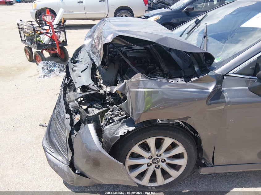 2020 TOYOTA CAMRY auction photo 6