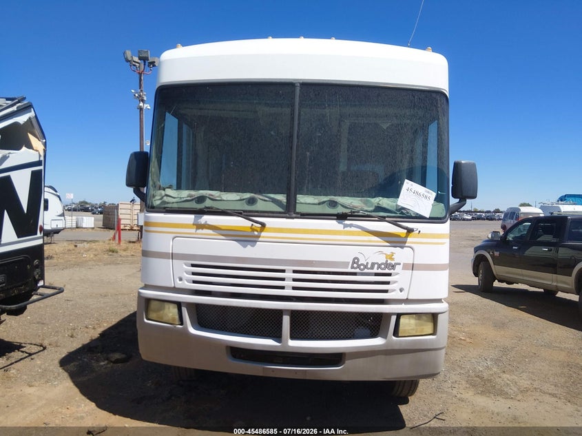 2003 WORKHORSE CUSTOM CHASSIS MOTORHOME CHASSIS auction photo 6