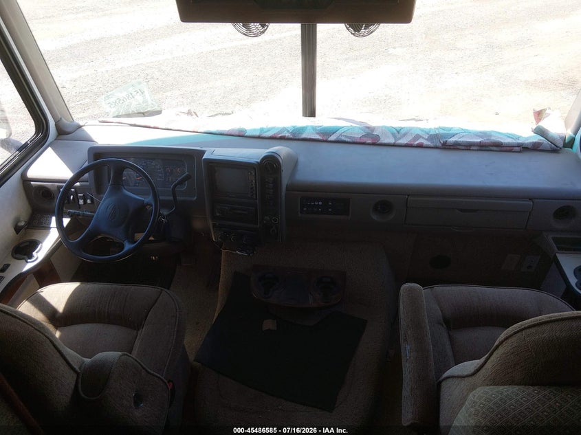 2003 WORKHORSE CUSTOM CHASSIS MOTORHOME CHASSIS auction photo 8