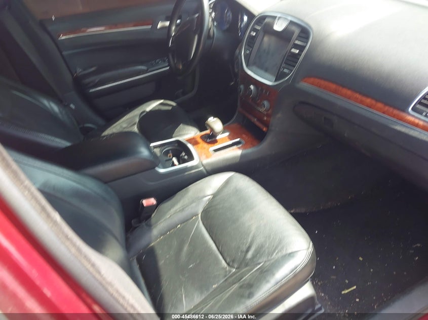 2013 CHRYSLER 300 auction photo 5