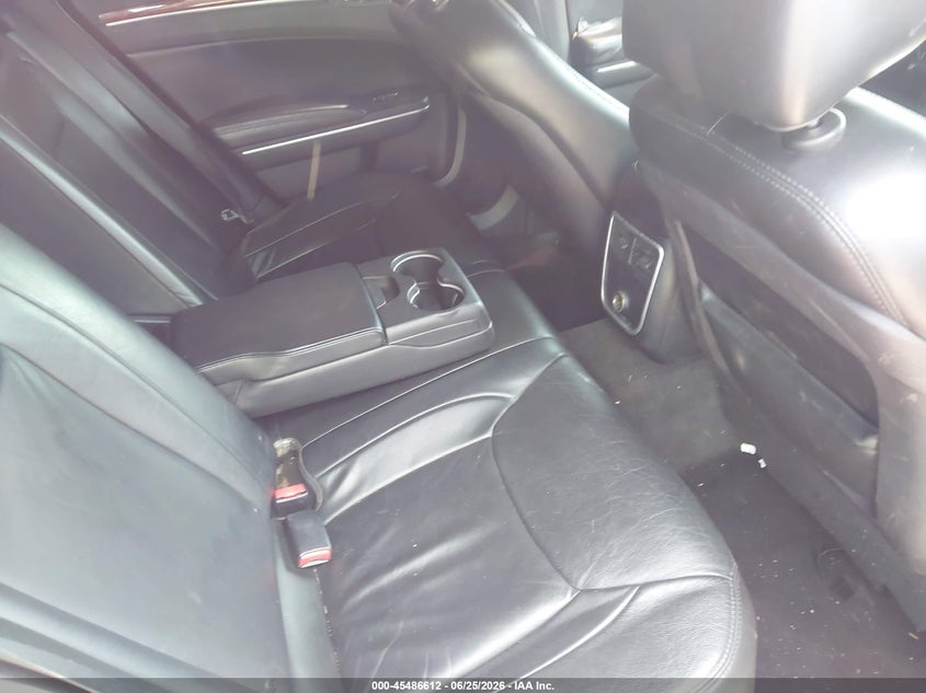2013 CHRYSLER 300 auction photo 8