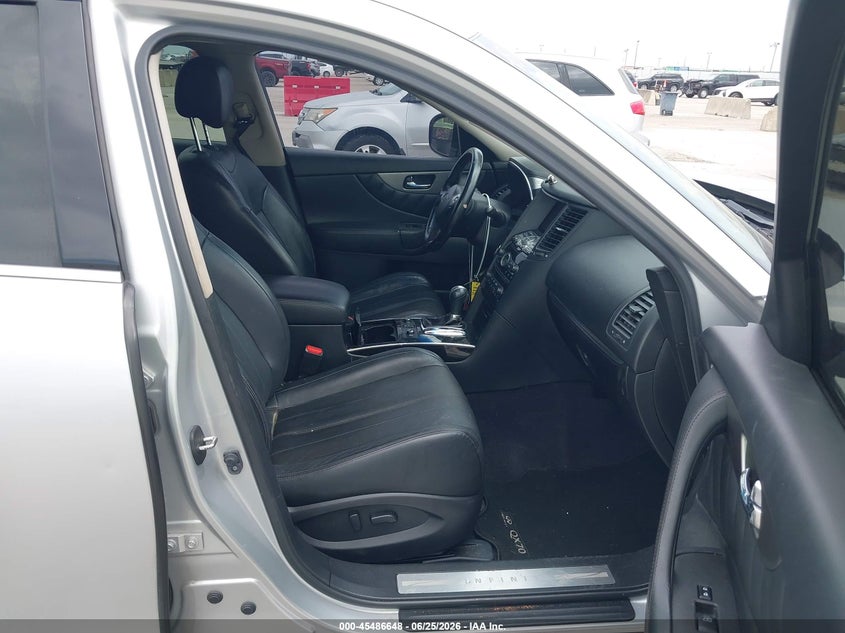 2016 INFINITI QX70 auction photo 5