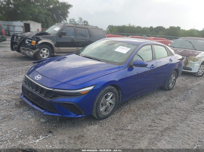 2025 HYUNDAI ELANTRA auction photo 2