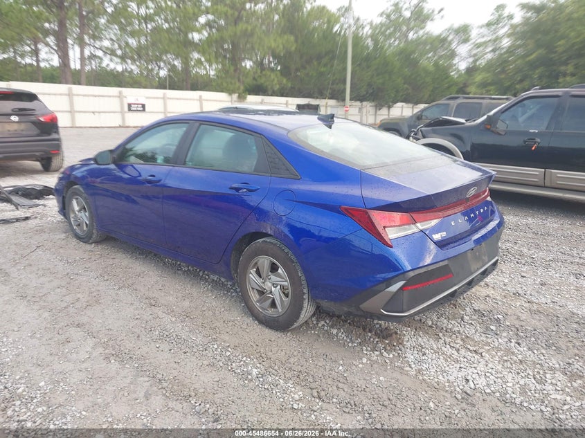 2025 HYUNDAI ELANTRA auction photo 3