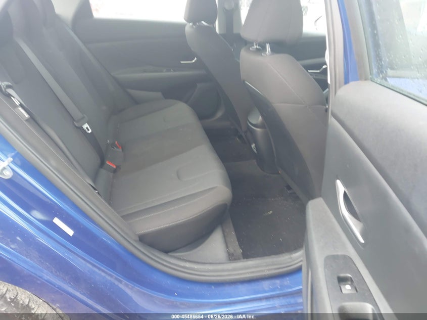 2025 HYUNDAI ELANTRA auction photo 8