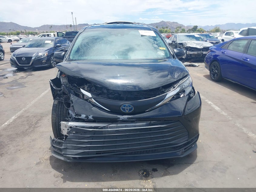 AtlanticExpress - Toyota Sienna