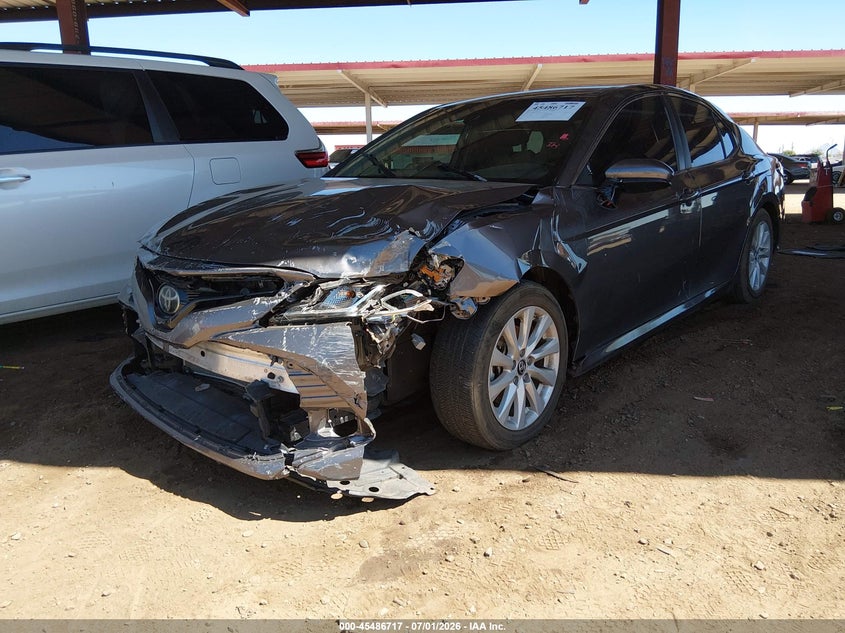 2019 TOYOTA CAMRY auction photo 2