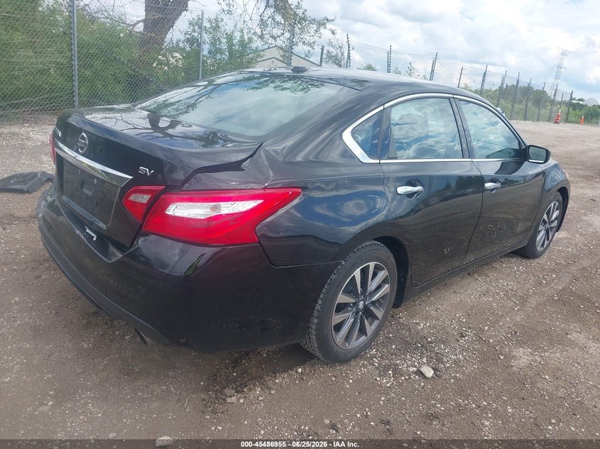 2017 NISSAN ALTIMA auction photo 4