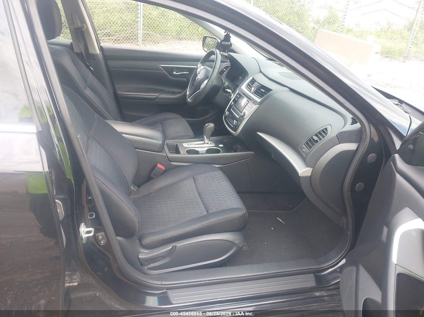 2017 NISSAN ALTIMA auction photo 5