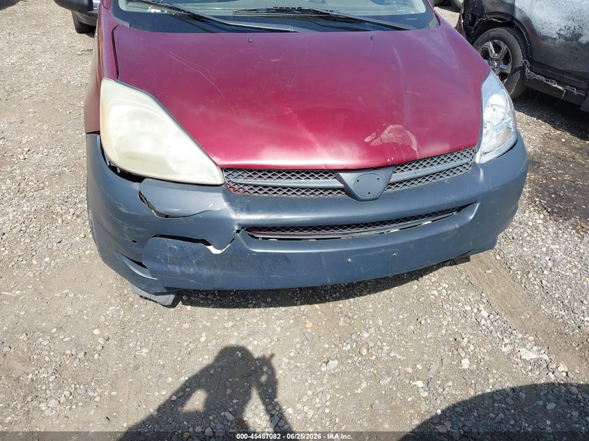 2005 TOYOTA SIENNA auction photo 6