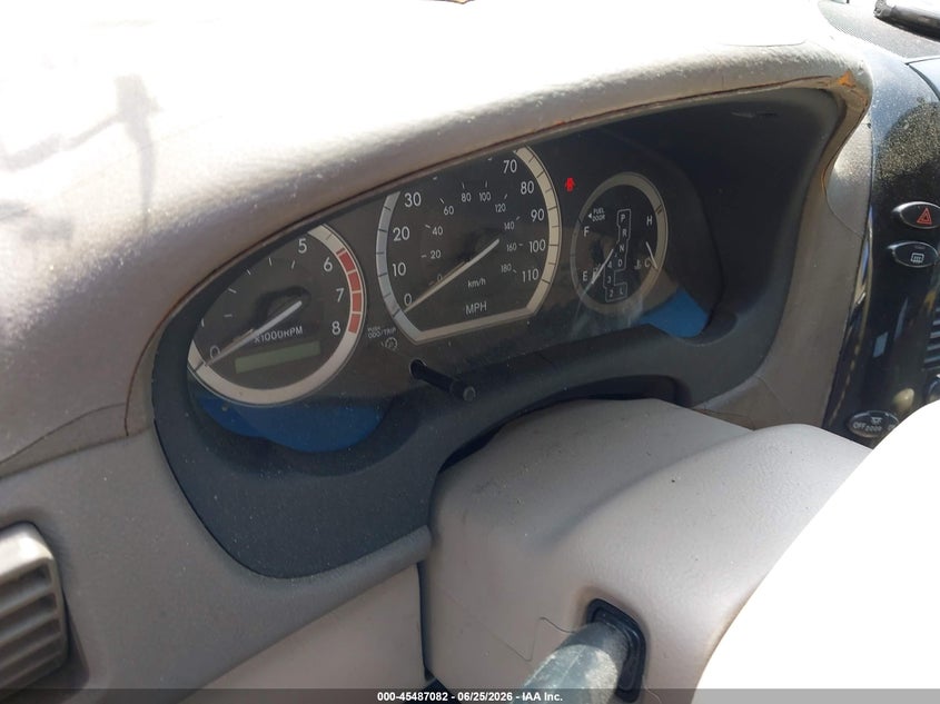 2005 TOYOTA SIENNA auction photo 7