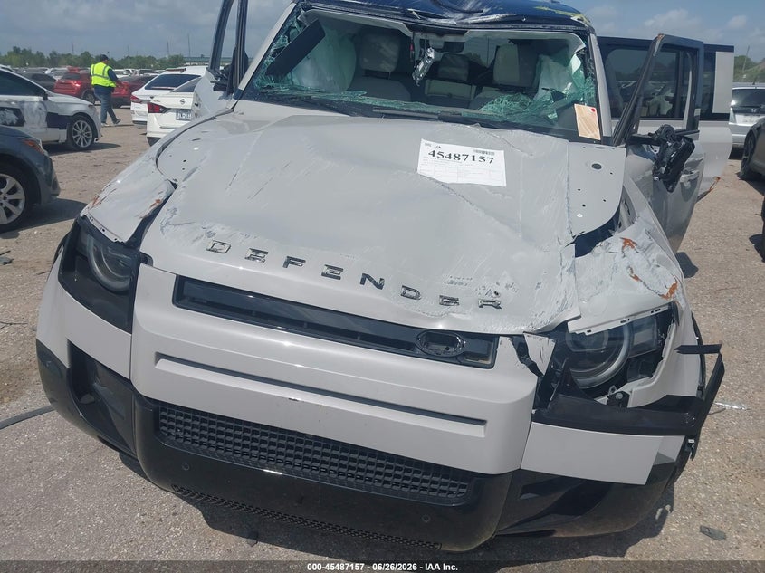 2026 Land Rover Defender P400 X-Dynamic Se VIN: SALE27EUXT2509597 Lot: 45487157