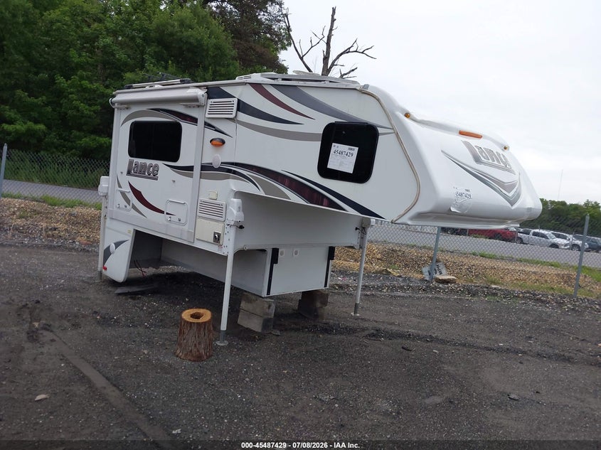 2018 LANCE 855S TRUCK CAMPER auction photo 1