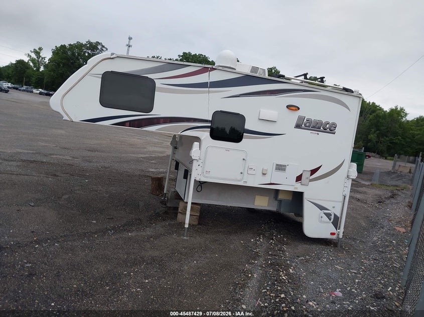 2018 LANCE 855S TRUCK CAMPER auction photo 3