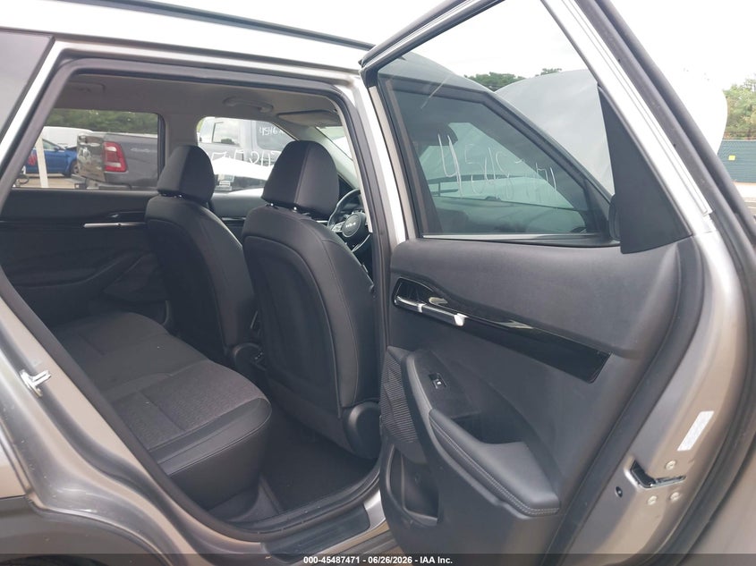 2024 KIA SELTOS auction photo 8