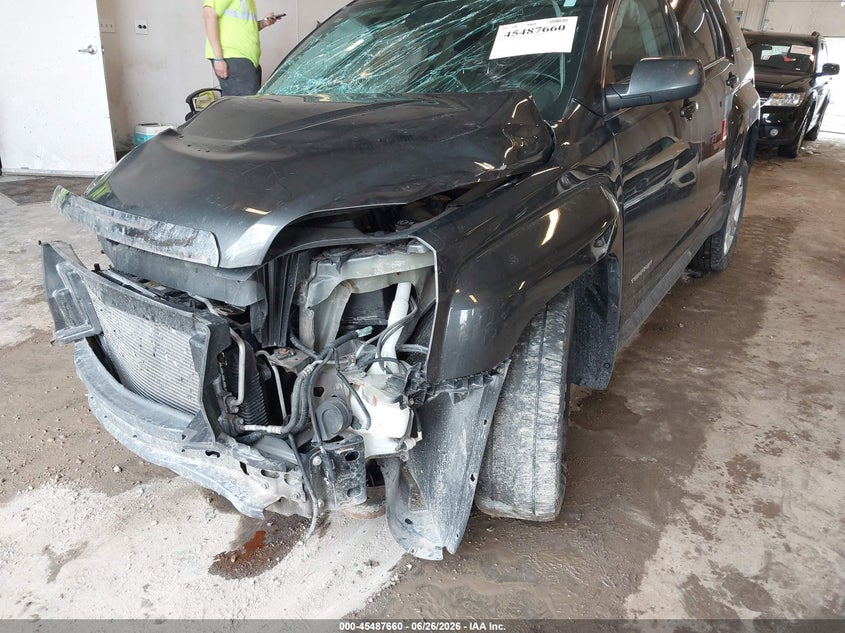 2017 GMC TERRAIN auction photo 6