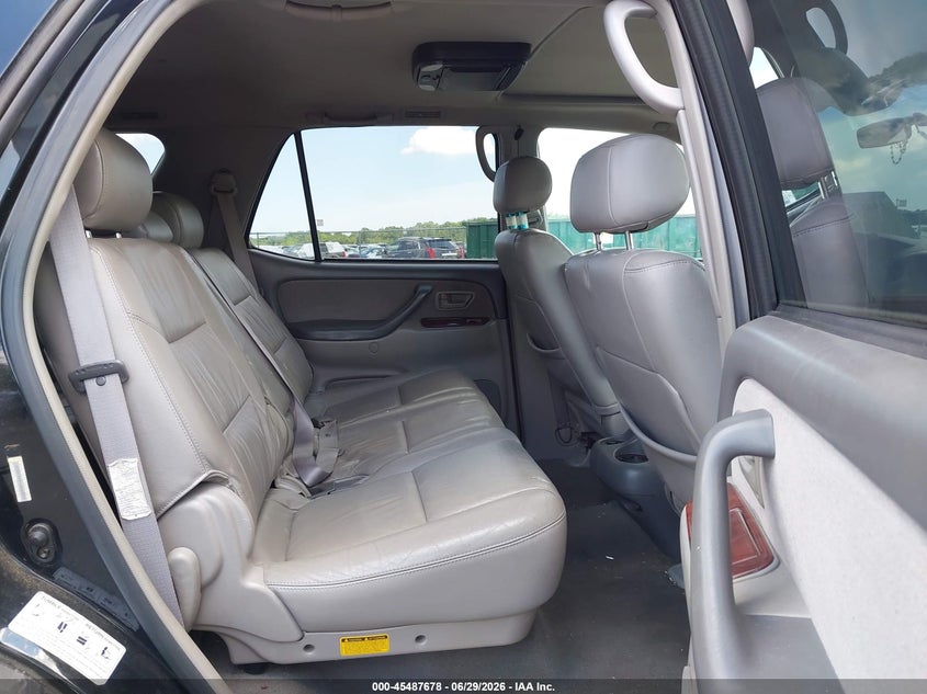 2004 Toyota Sequoia Sr5 V8 VIN: 5TDBT44A44S233277 Lot: 45487678
