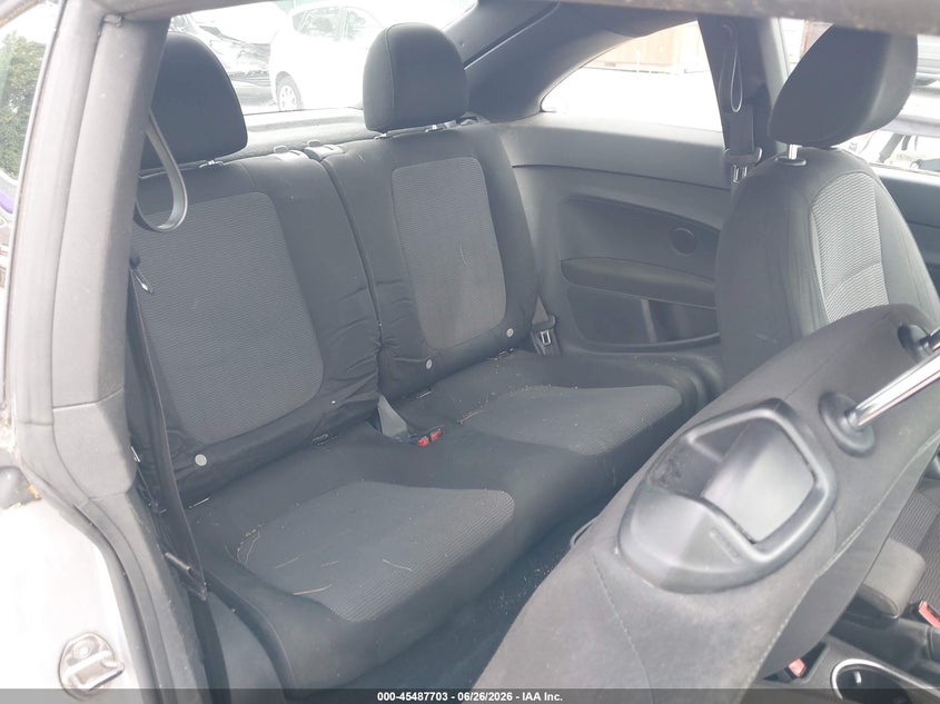 2014 Volkswagen Beetle 2.5L Entry VIN: 3VWFP7AT1EM606206 Lot: 45487703