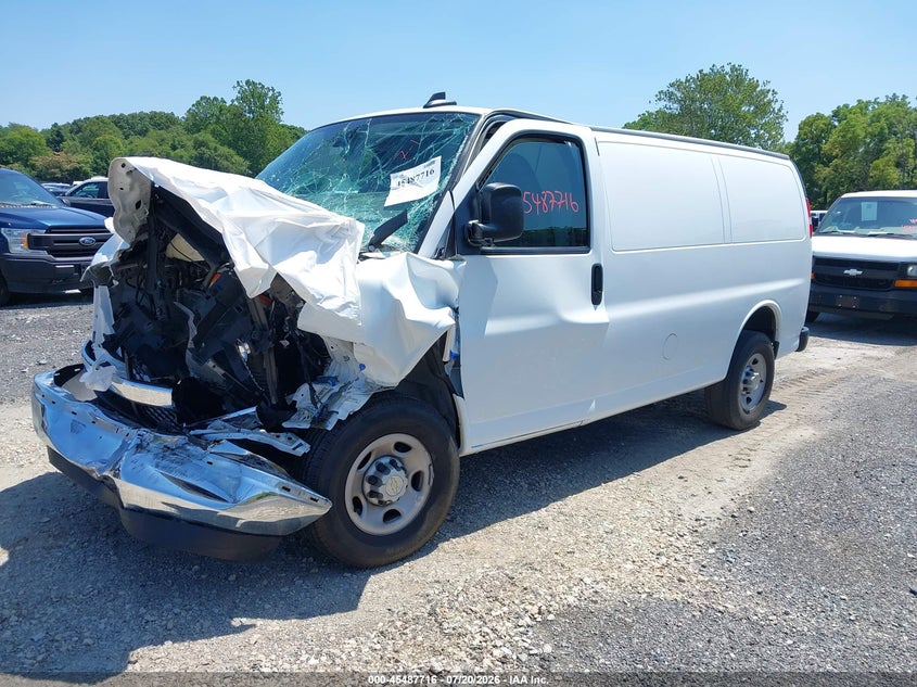 2024 CHEVROLET EXPRESS CARGO auction photo 2
