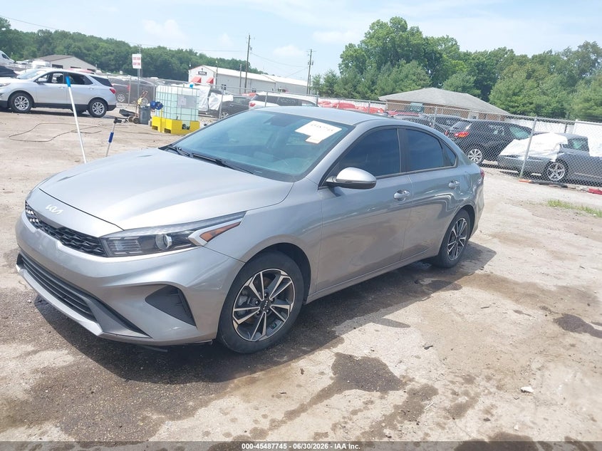 2023 Kia Forte, Прісна вода, IAAI, VIN 3KPF24AD0PE611483 — фото 2