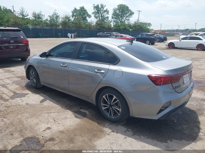 2023 KIA FORTE auction photo 3