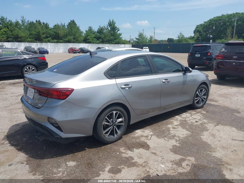 2023 KIA FORTE auction photo 4
