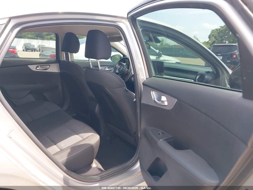 2023 KIA FORTE auction photo 8