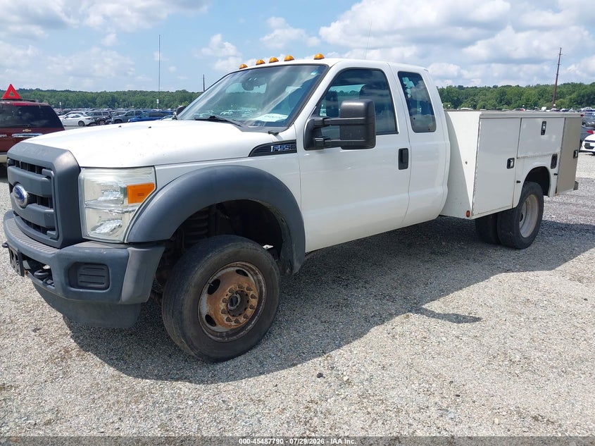 2015 FORD F-550 CHASSIS auction photo 2