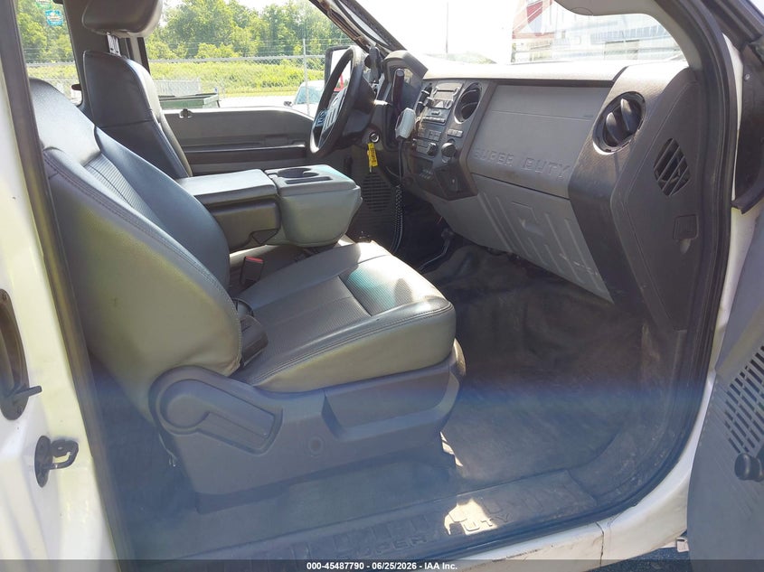 2015 FORD F-550 CHASSIS auction photo 5