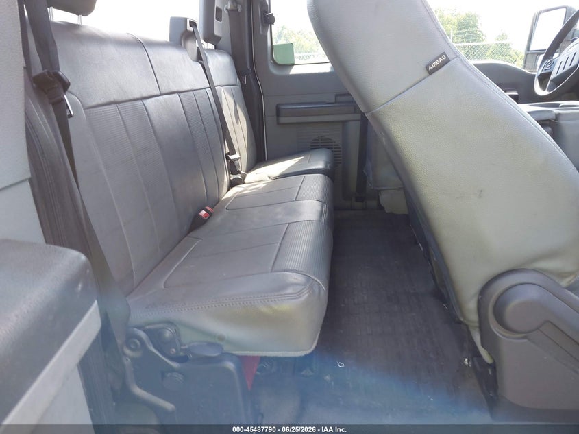 2015 FORD F-550 CHASSIS auction photo 8