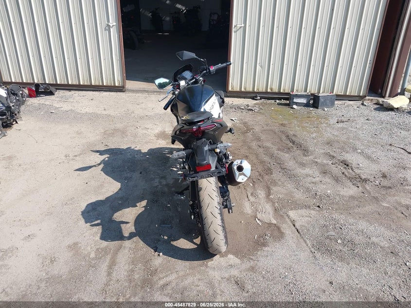 2024 KAWASAKI ER500 auction photo 6