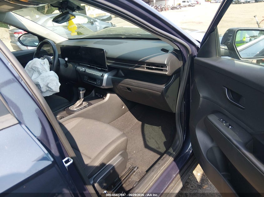 2025 HYUNDAI KONA auction photo 5