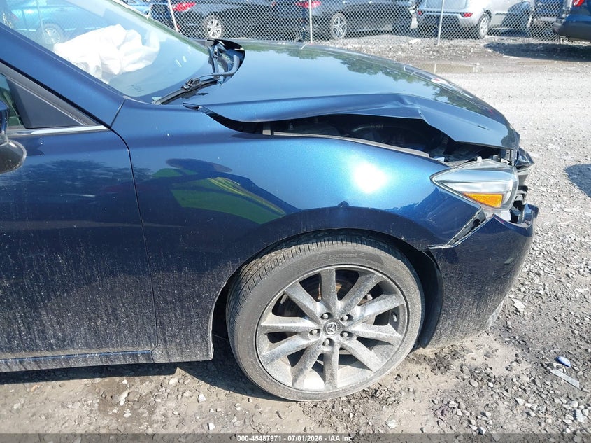2018 MAZDA MAZDA3 auction photo 6