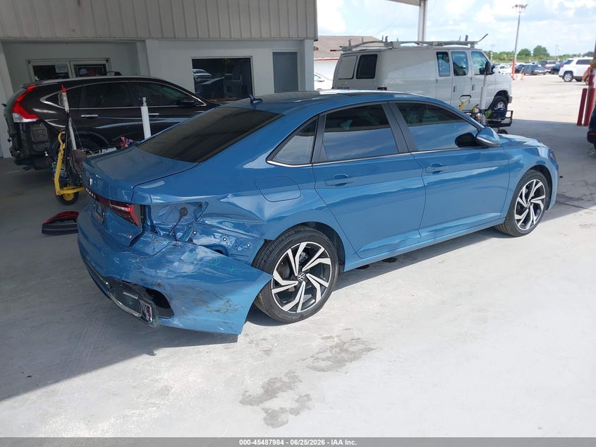 2025 VOLKSWAGEN JETTA auction photo 4