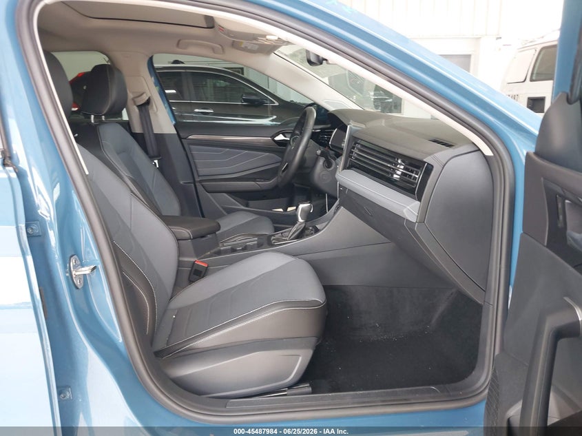 2025 VOLKSWAGEN JETTA auction photo 5