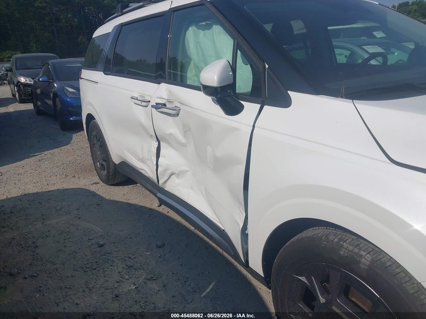 2026 KIA CARNIVAL MPV auction photo 6