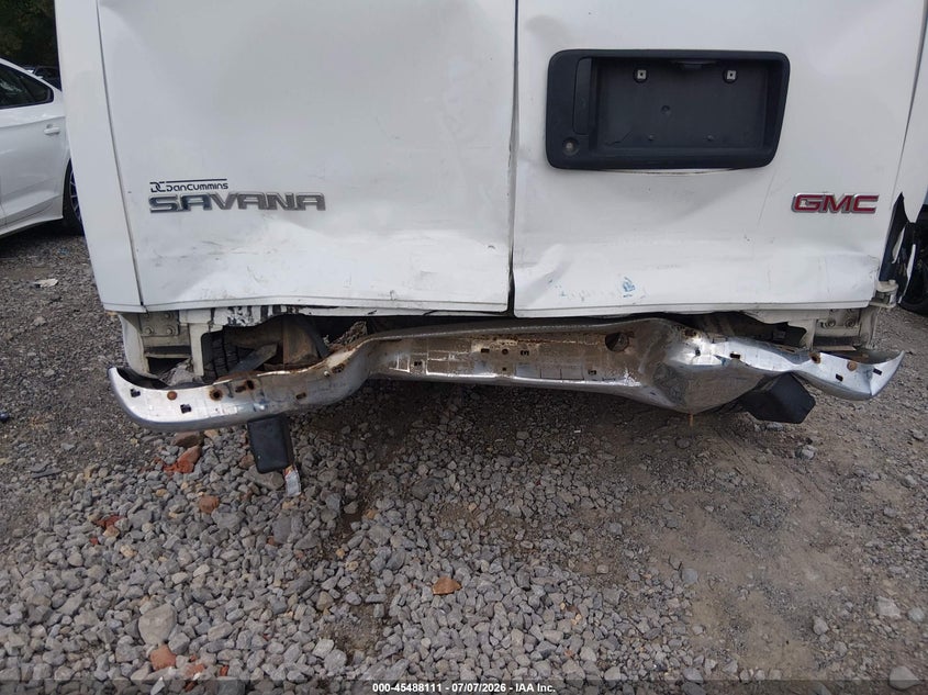 2017 GMC SAVANA 2500 auction photo 6