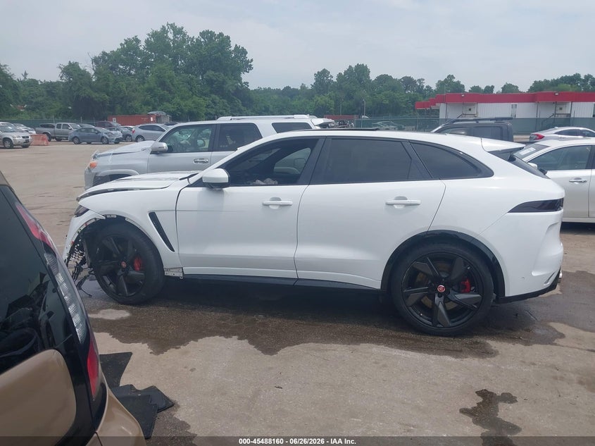 2022 Jaguar F-Pace Svr P550 Awd Automatic VIN: SADCZ2EE5NA702095 Lot: 45488160