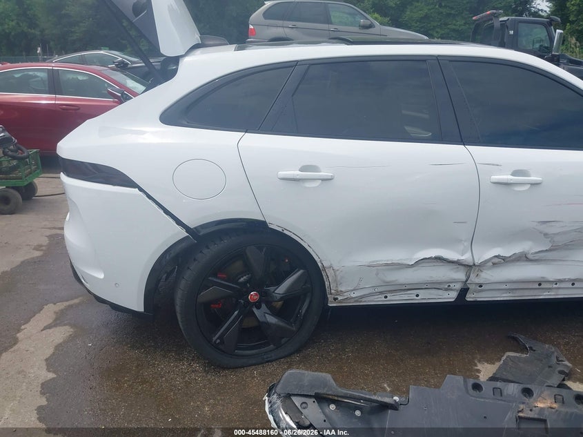 2022 Jaguar F-Pace Svr P550 Awd Automatic VIN: SADCZ2EE5NA702095 Lot: 45488160