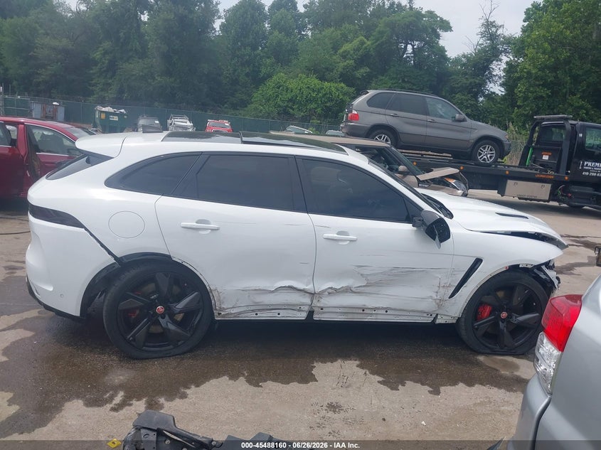 2022 Jaguar F-Pace Svr P550 Awd Automatic VIN: SADCZ2EE5NA702095 Lot: 45488160