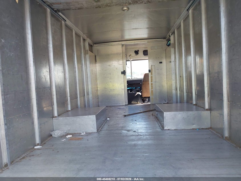 1999 WORKHORSE CUSTOM CHASSIS FORWARD CONTROL CHASSIS auction photo 6