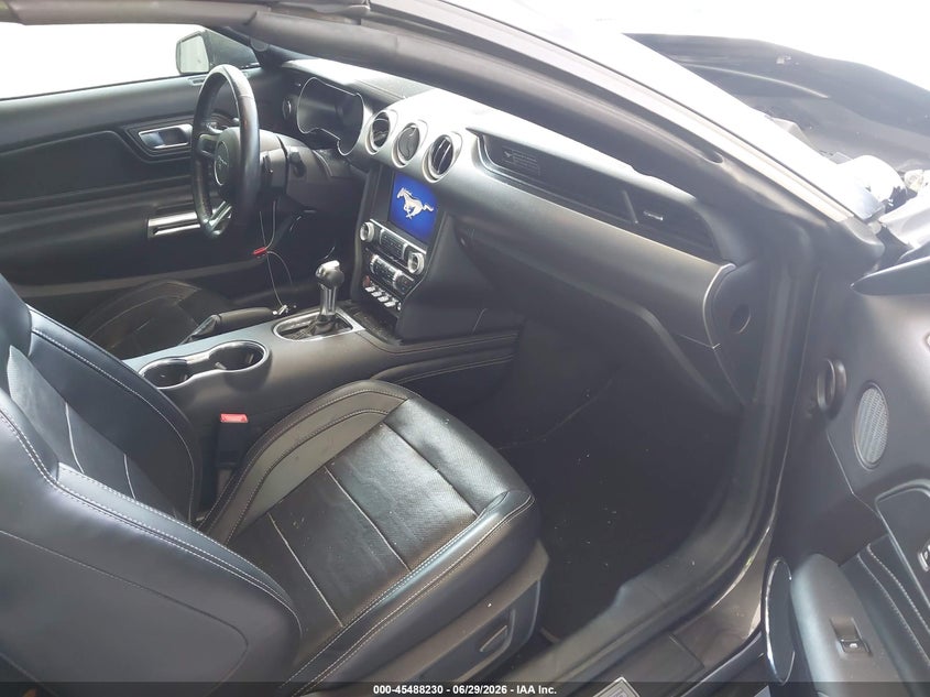2020 FORD MUSTANG auction photo 5