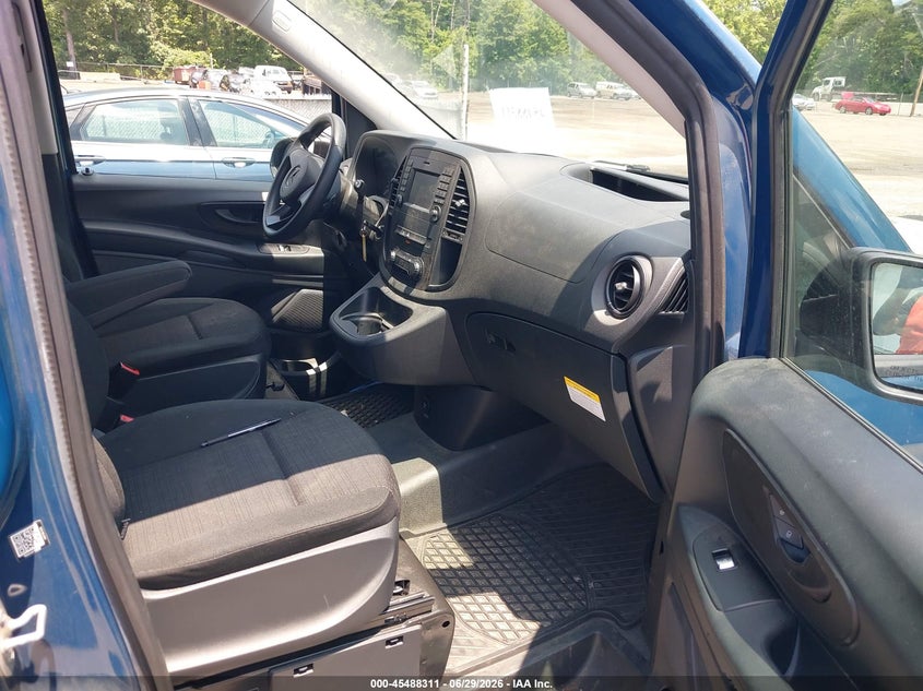 2019 MERCEDES-BENZ METRIS auction photo 5