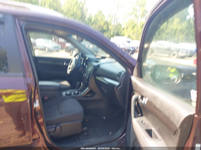 2011 KIA SORENTO auction photo 5