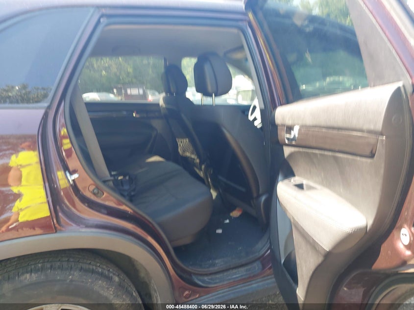 2011 KIA SORENTO auction photo 8